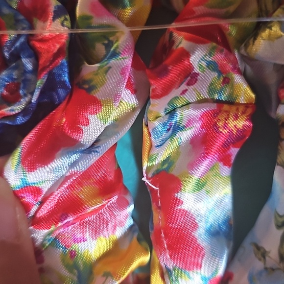 Pioneer Woman Floral Scrunchies Set - Picture 5 of 7